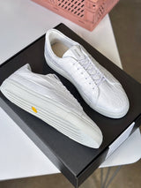 Sneakers VS Croco