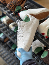 Sneakers VS Croco