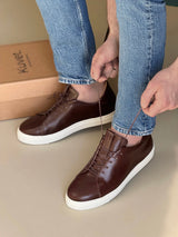 Sneakers VS Brown