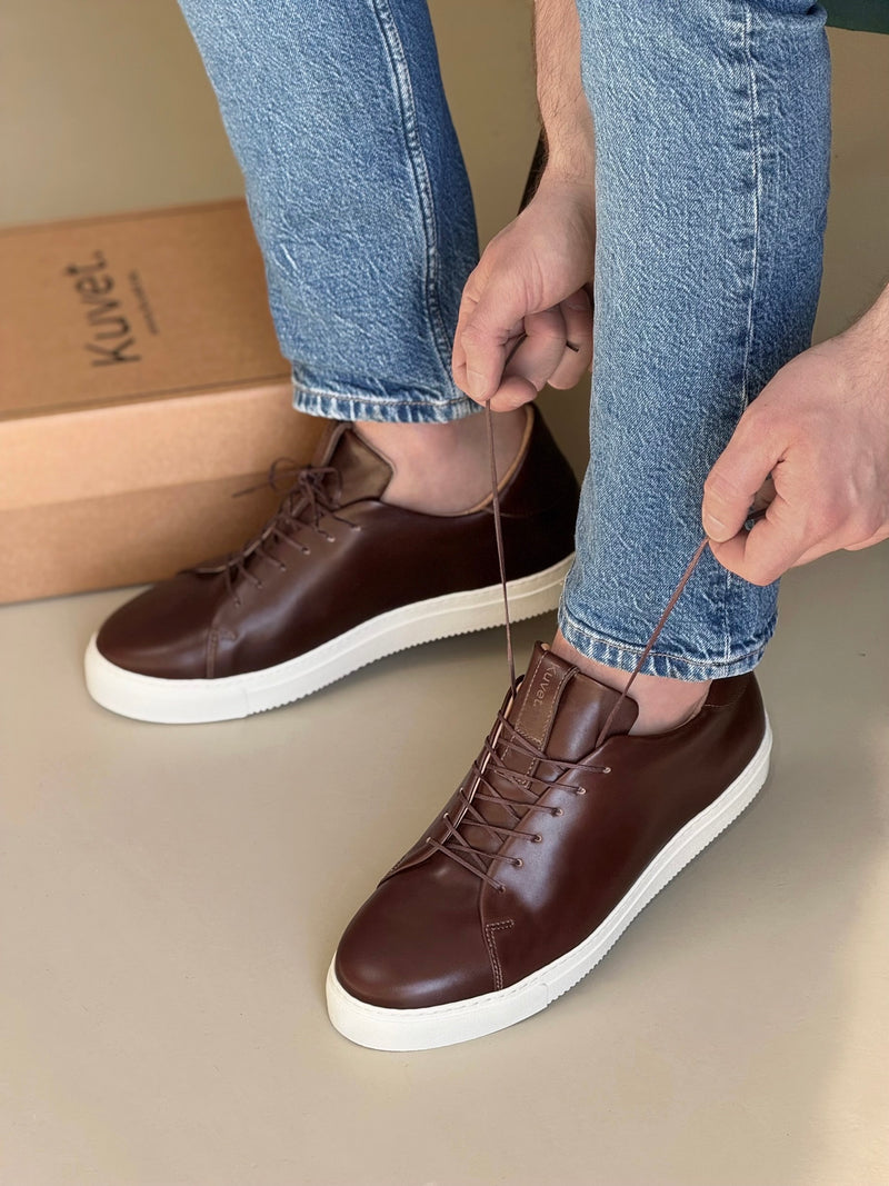 Sneakers VS Brown