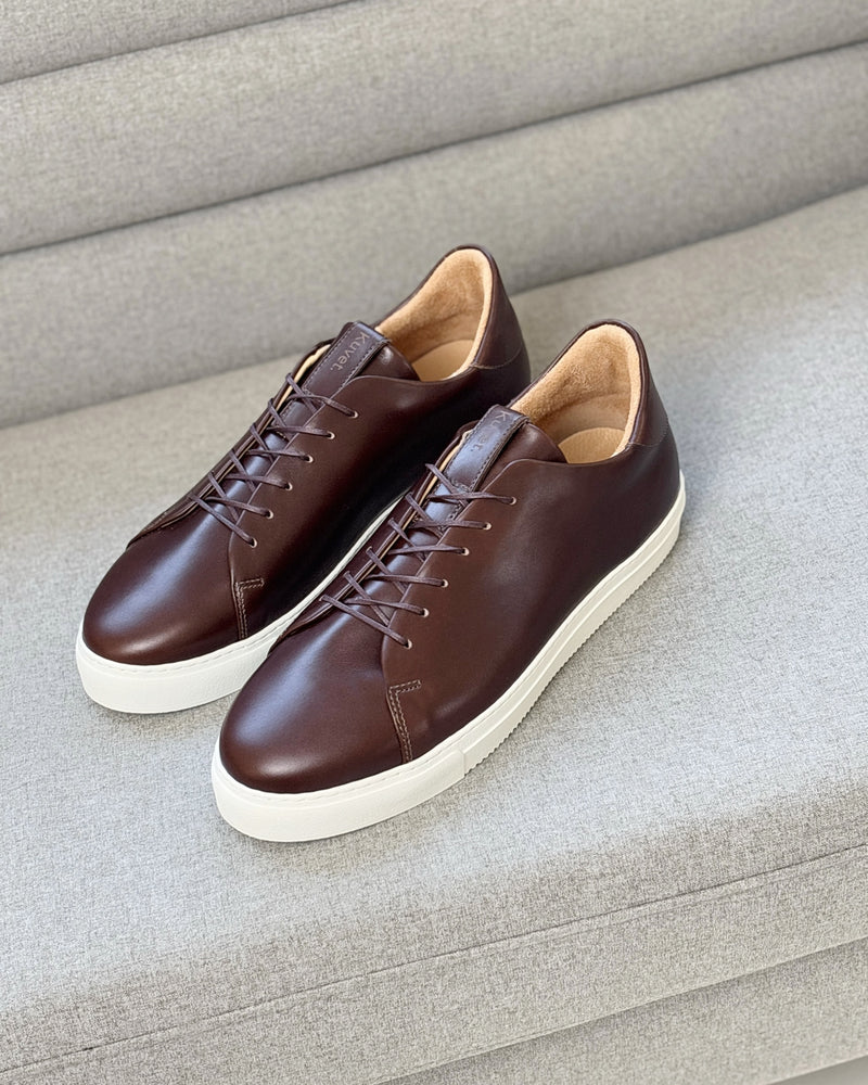 Sneakers VS Brown